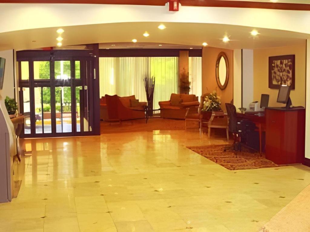 Garden Plaza Hotel Saddle Brook Exterior foto